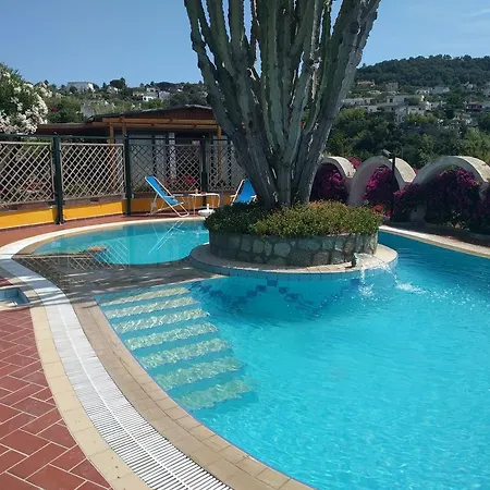 アパートホテル Giardino Del Sole 2*